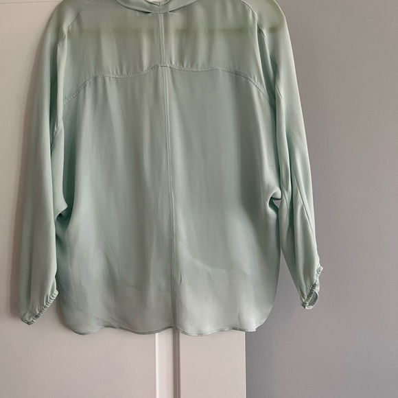 Parker pale green blouse - Picture 4 of 4